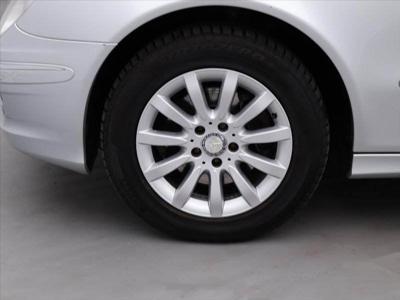 Mercedes-Benz Třídy E 3,0 280 CDI 4Matic Elegance - fotka 25 z 32