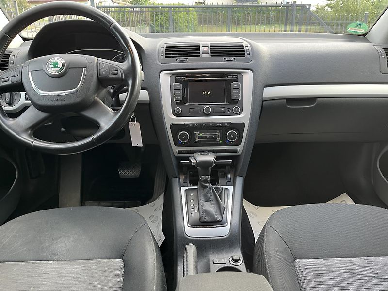 Škoda Octavia (2010) AUTOMAT+PĚKNÝ STAV - fotka 15 z 25