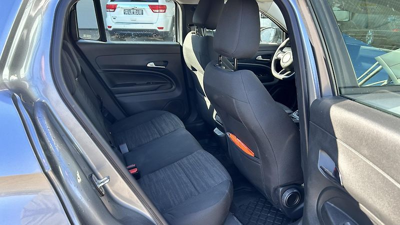 Jeep Avenger 1.2i 100k Longitude AT6 - fotka 11 z 11