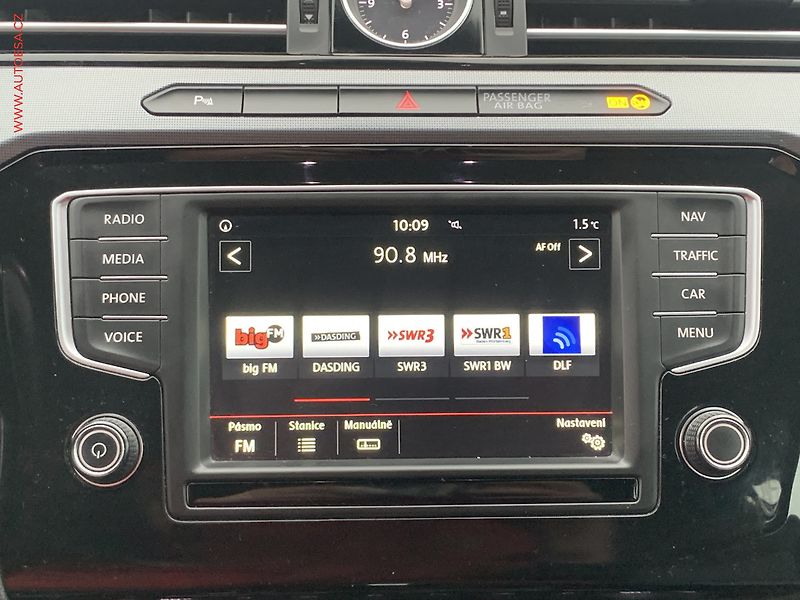 Volkswagen Passat (2015) 2.0 TDi, R-Line, DSG, LED - fotka 15 z 22