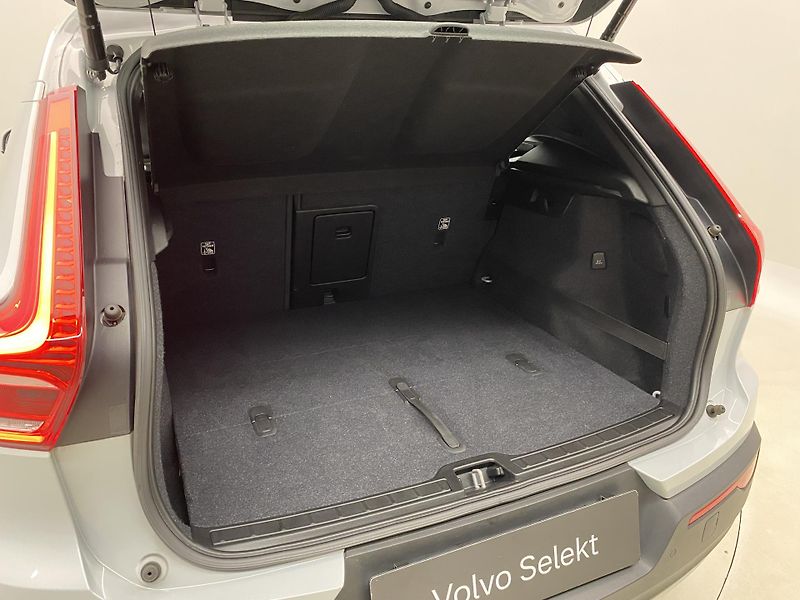 Volvo XC40 D3 MOMENTUM AUT  - fotka 5 z 45