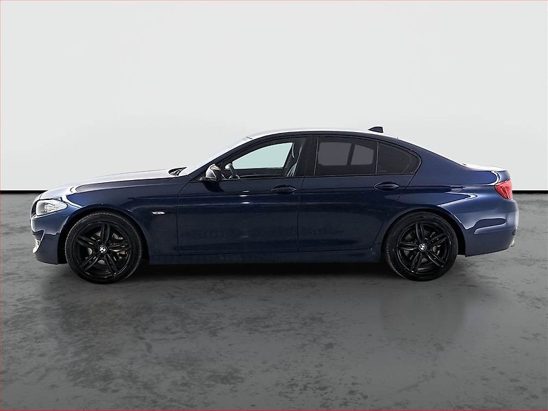 BMW Řada 5 (2012) 520d, Automat, Kůže, Navi - fotka 3 z 23