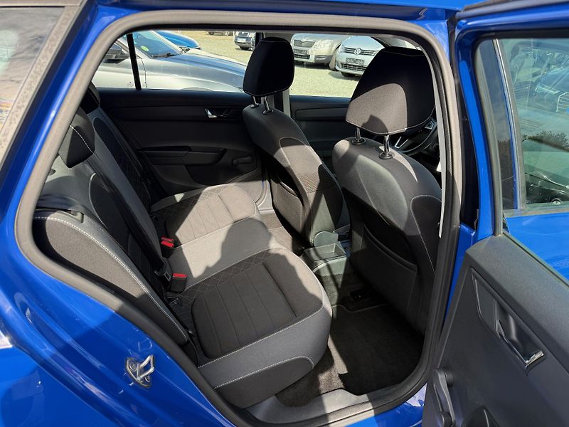 Škoda Fabia 1.0 MPI AMBITION - fotka 11 z 13
