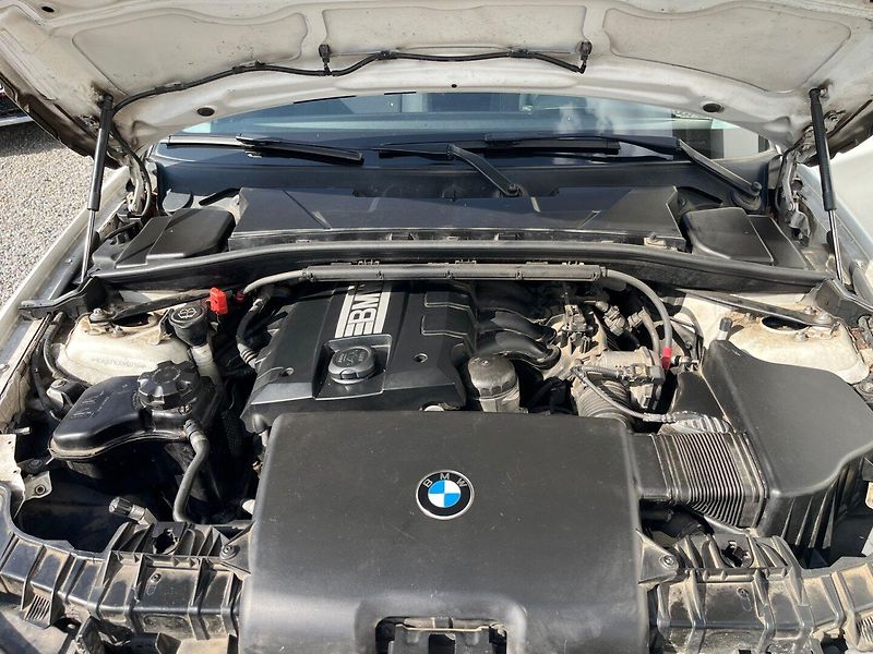 BMW Řada 1 (2009) 116 i 90 Kw SADA KOL - fotka 19 z 19