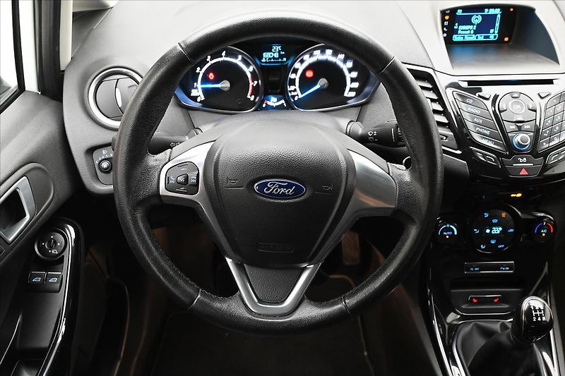 Ford Fiesta 1,0 EcoBoost 74kW Titanium Ser - fotka 18 z 28