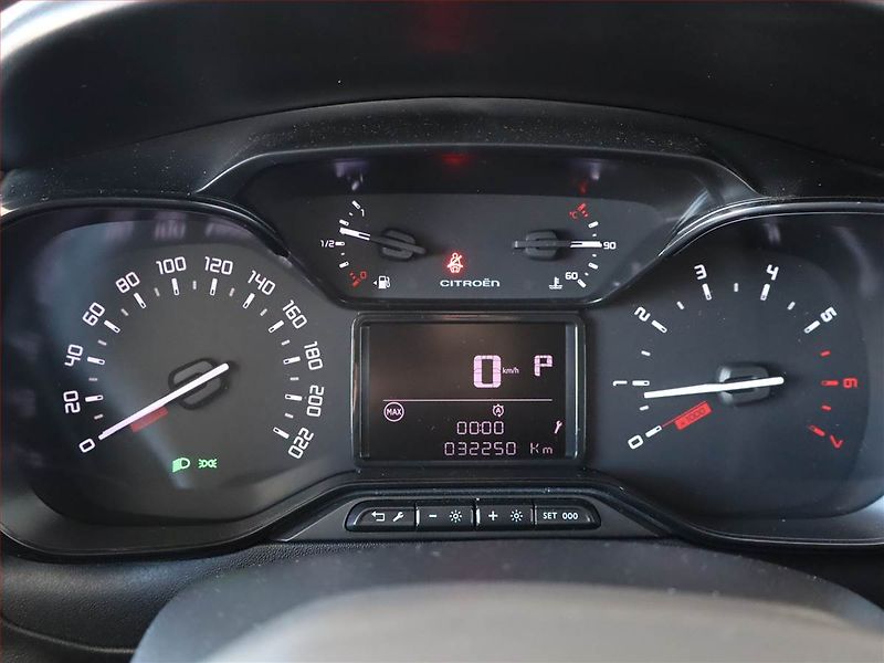 Citroën C3 (2023) 1.2 PureTech, Automat - fotka 11 z 18