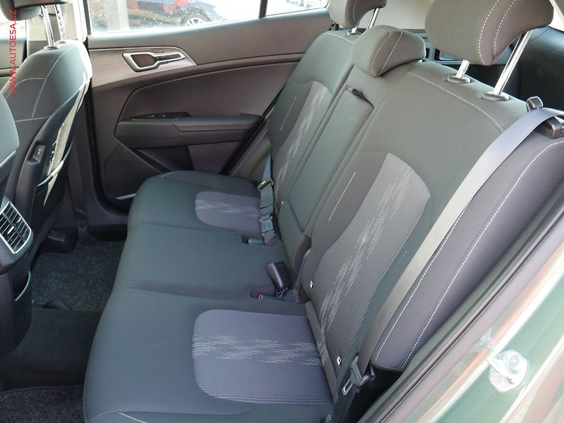 Kia Sportage (2022) 1.6 T-GDi, ČR, Exclusive, - fotka 10 z 18