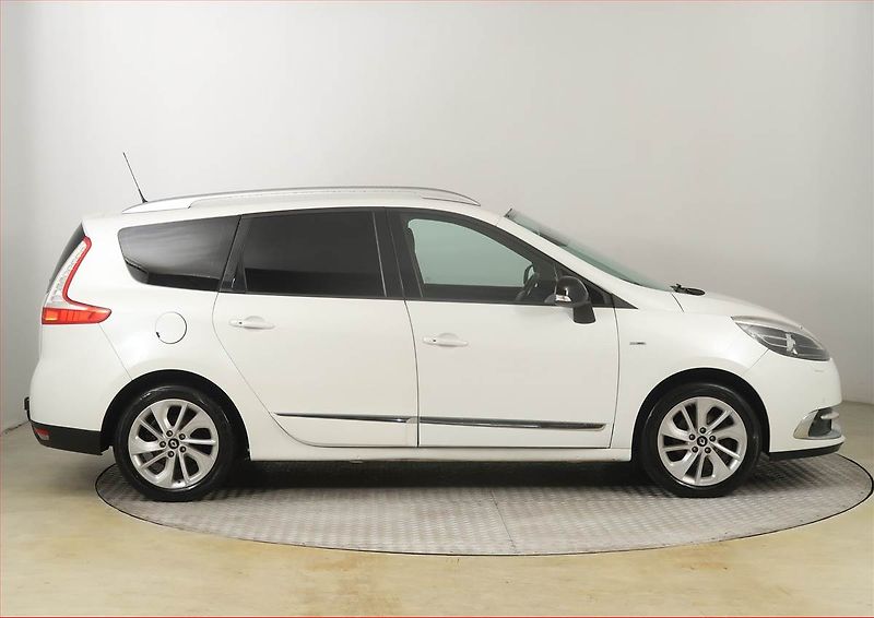 Renault Grand Scénic (2015) 1.6 dCi, 7 míst, Navi, Xenony - fotka 6 z 26