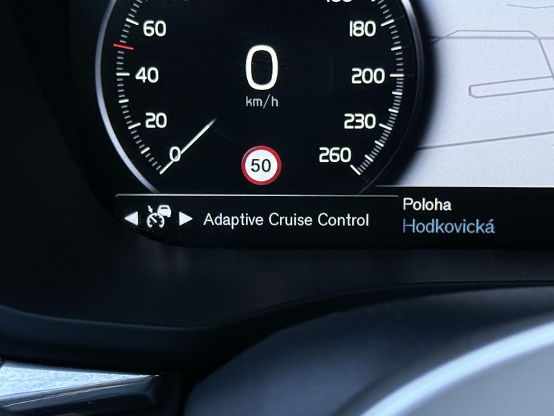 Volvo XC60 B4 AWD INSCRIP. // nezáv. top. - fotka 32 z 48