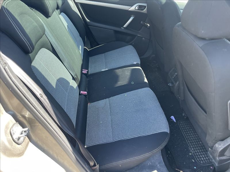 Peugeot 407 2,0 HDi 100kw SW Klima ESP - fotka 11 z 30
