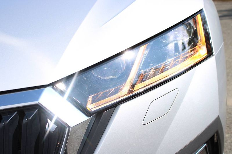 Škoda Octavia (2023) 2.0 TDI DSG Head Up TAŽNÉ kůže - fotka 23 z 35