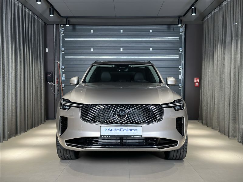 Volvo XC90 (2026) 2,0 T8  Ultra Bright - fotka 6 z 14