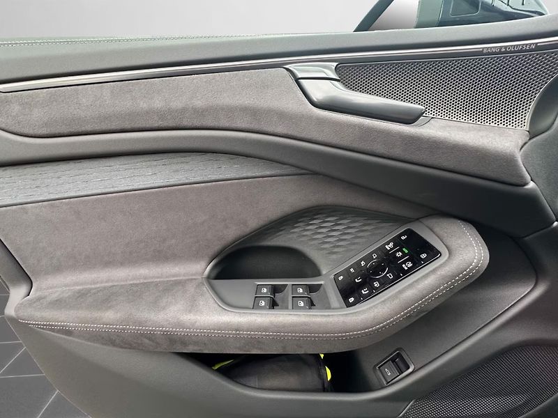 Audi A6 TDI q S-Line Vzduch Pano HuD T - fotka 17 z 21