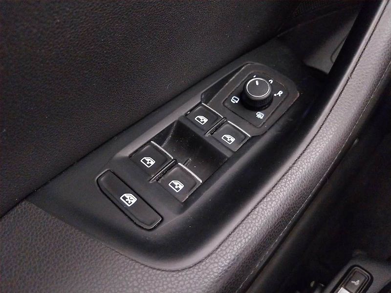 Volkswagen Passat (2015) Highline 2.0 BiTDI, 4X4 - fotka 28 z 29