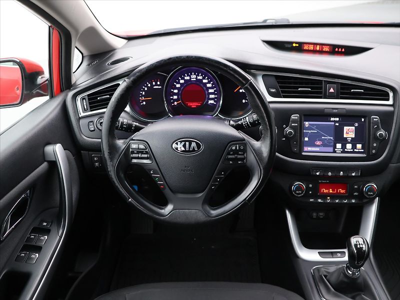 Kia Ceed 1,6 CRDI 100kW CZ Comfort Navi - fotka 18 z 30