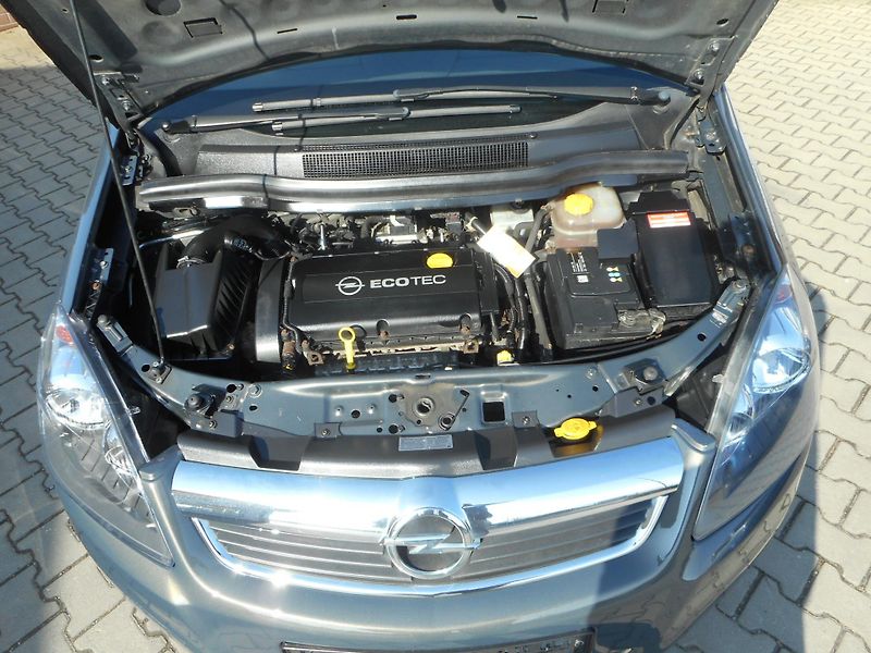 Opel Zafira (2014) 1,8 16v TEMPOMAT, KLIMA,7-míst - fotka 28 z 28