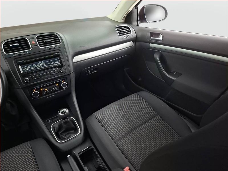 Volkswagen Golf (2013) 1.2 TSI, Tempomat - fotka 8 z 16