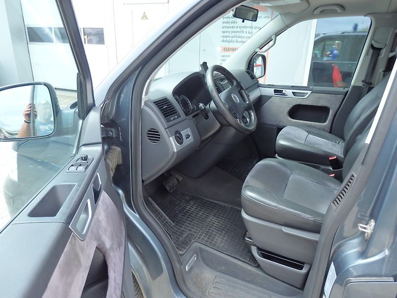 Volkswagen Multivan 2,5 TDi KLIMATIZACE - fotka 6 z 19