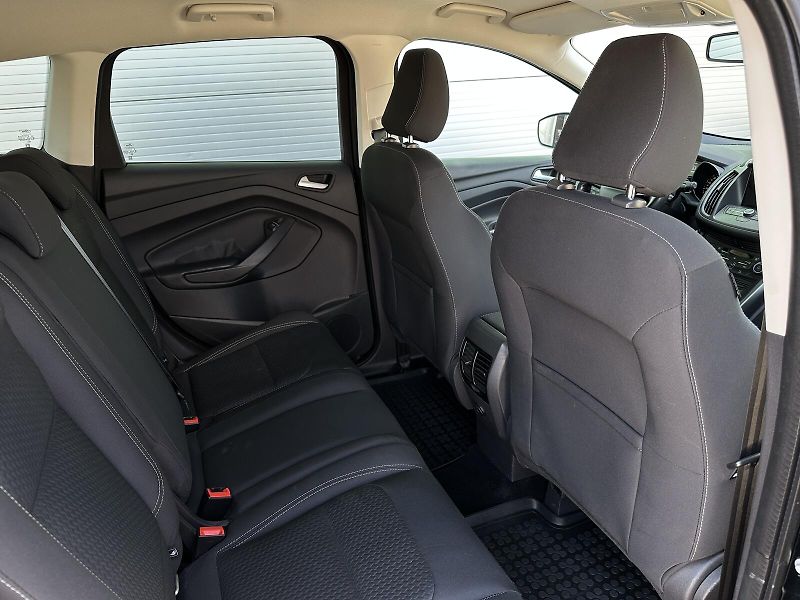 Ford Kuga 2.0TDCi 4x4 150PS NAVI Tempoma - fotka 35 z 38