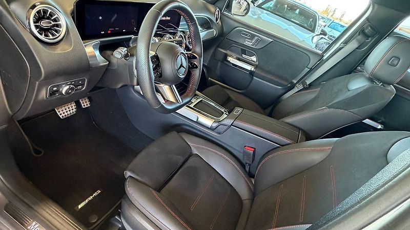 Mercedes-Benz GLB 220d 4M - fotka 9 z 13