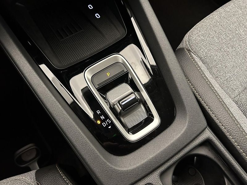 Škoda Octavia 2.0 TDI Top selection - fotka 19 z 27