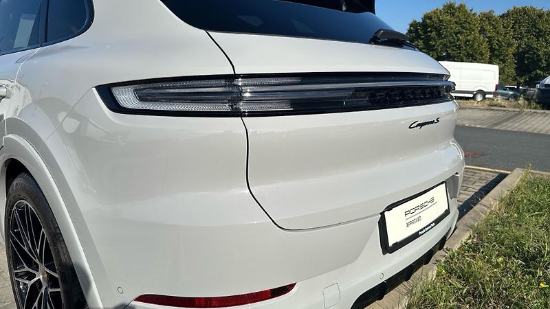 Porsche Cayenne S - fotka 14 z 30