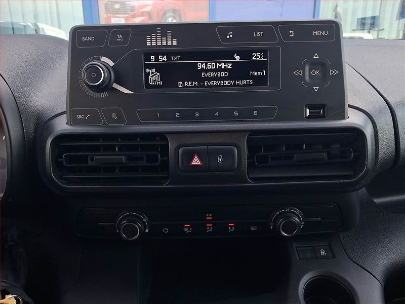 Toyota ProAce City (2021) 1.5 D4-D, ČR, DPH - fotka 9 z 17