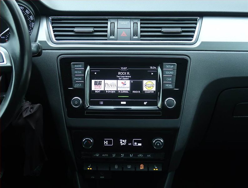 Škoda Rapid (2016) Spaceback 1.2 TSI, Serv.kniha - fotka 12 z 20