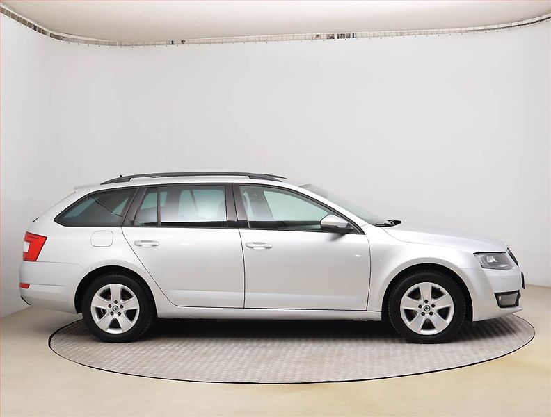 Škoda Octavia (2015) 1.6 TDI 4x4, 4X4, Bi-Xenony - fotka 6 z 19