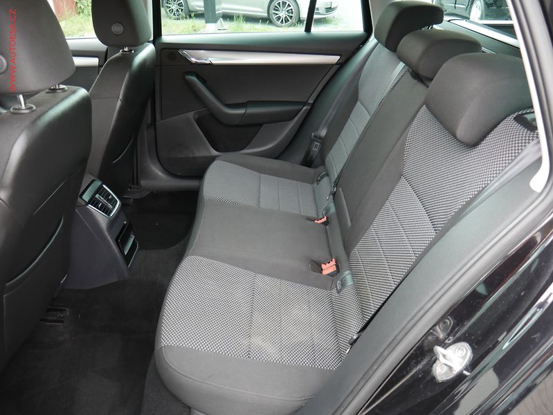Škoda Octavia (2016) 1.4 TSi, Ambition, autoAC - fotka 10 z 18
