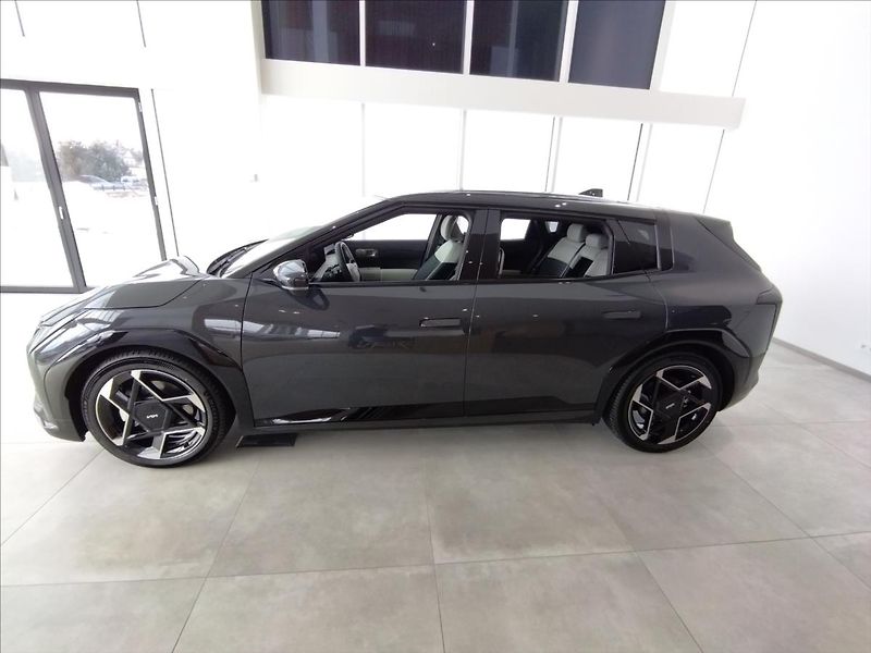 Kia EV4 (2025) 81,4 kWh GT-LINE - fotka 4 z 21