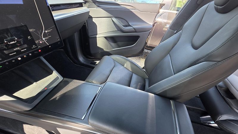 Tesla Model X (2023) Plaid - Tažné 2 250 kg - fotka 5 z 11