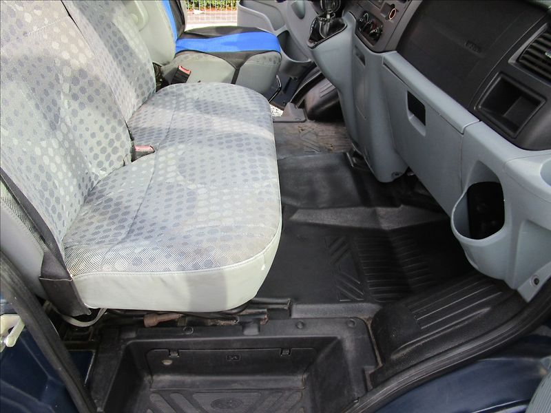 Ford Transit 260S 2.2TDCi Klima, 6 míst - fotka 16 z 39