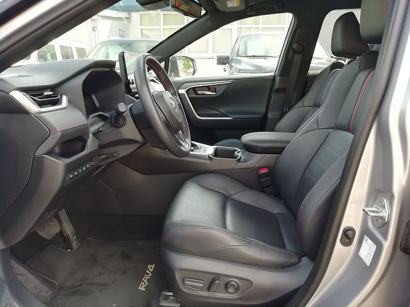Toyota RAV4 2,5 PHEV 4WD Executive - fotka 6 z 24