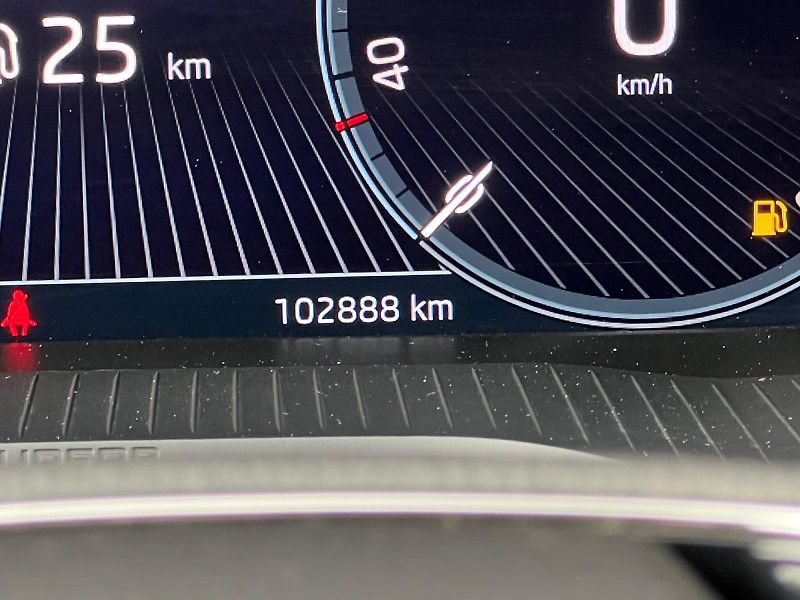 Škoda Superb (2023) L&K 140kW WEBASTO PANO TAŽNÝ - fotka 29 z 38