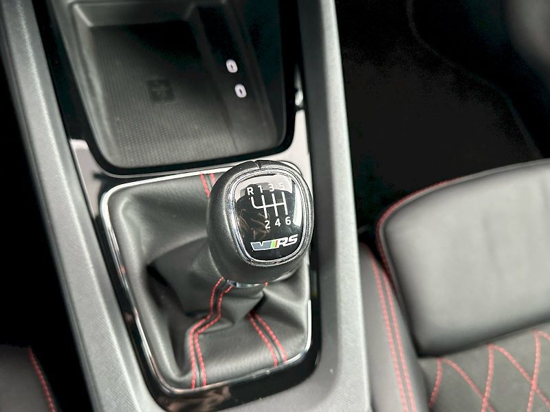 Škoda Octavia (2023) Combi 2.0TSI 180kW RS - fotka 26 z 34