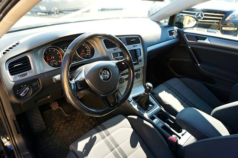 Volkswagen Golf (2014) MATCH 1,4 TSI 90 kW - fotka 23 z 35