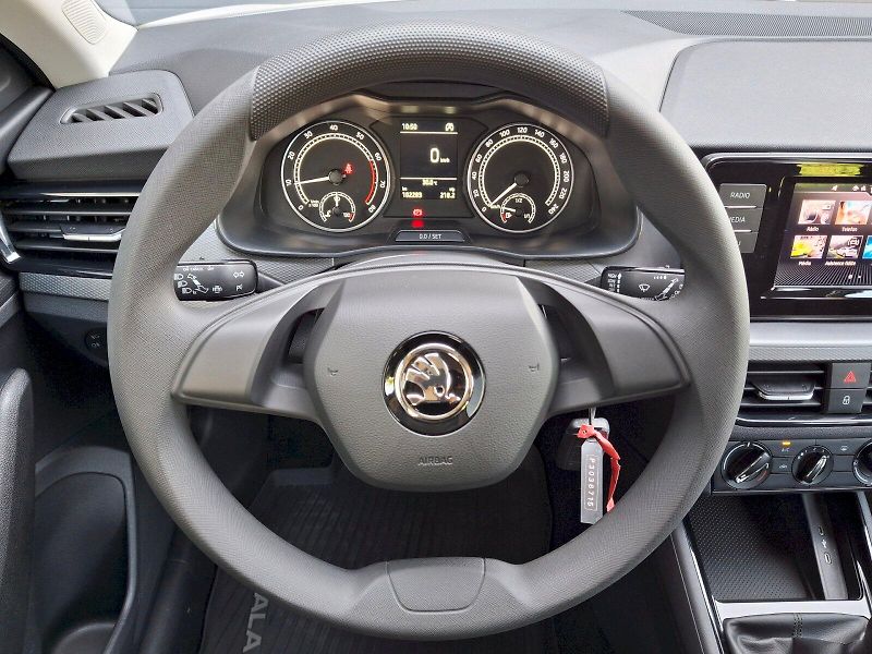 Škoda Scala (2022) Ambition 1,0TSi 70kW - fotka 15 z 27