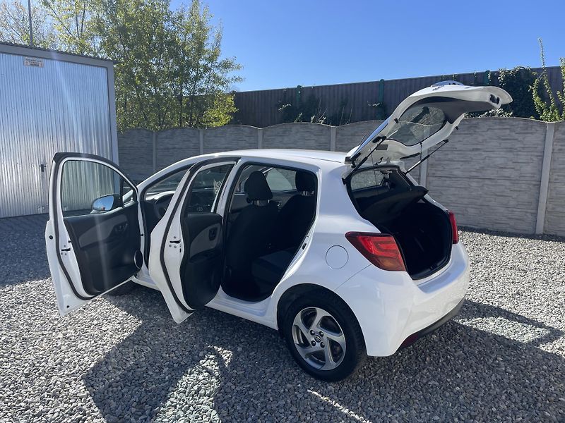 Toyota Yaris 1.5i 16v HYBRID 142TKM TOP 1A! - fotka 143 z 169