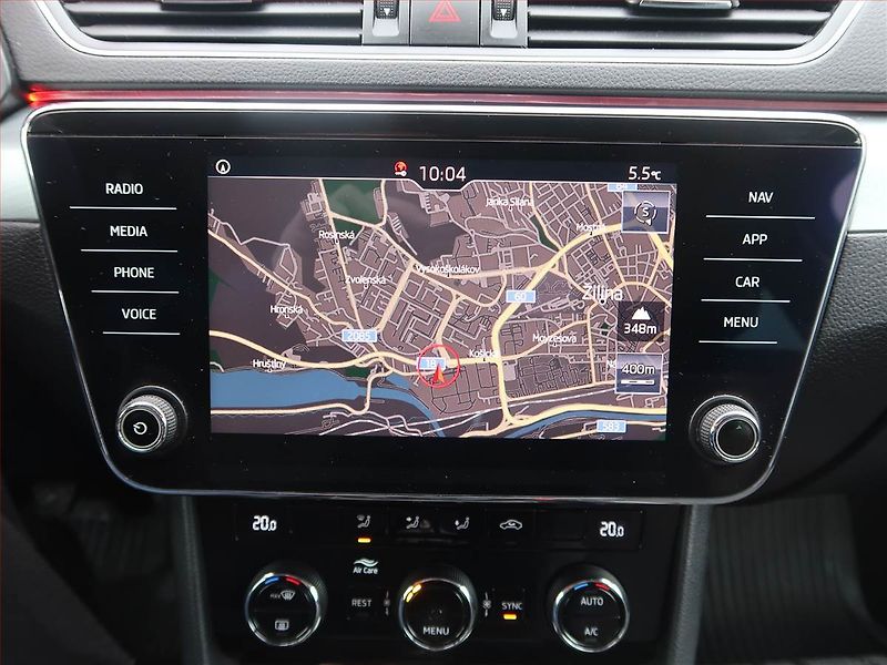 Škoda Superb (2018) 2.0 TDI, Navi, Bi-Xenony - fotka 12 z 17
