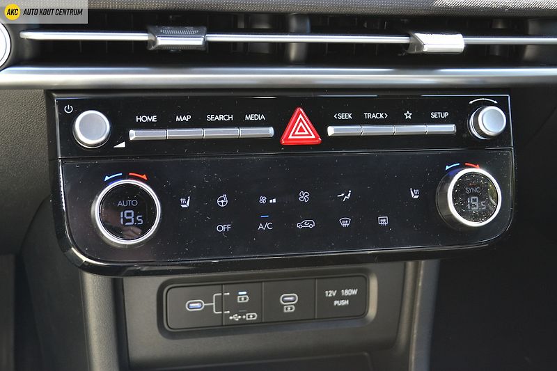 Hyundai Tucson 25 1,6 TGDI 2WD DCT 20 YEARS - fotka 26 z 47
