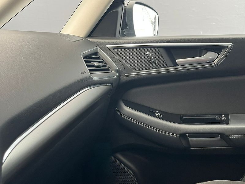 Ford Galaxy 2.5 HEV TITANIUM 7 míst - fotka 24 z 71