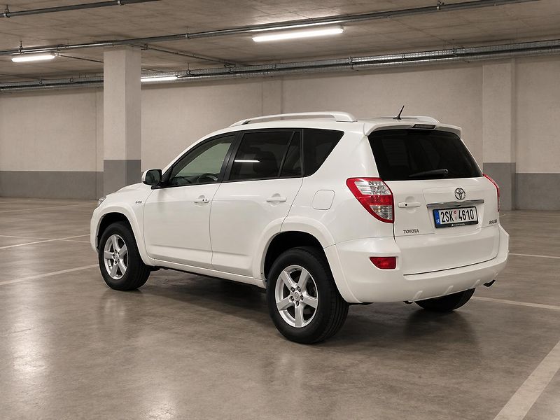 Toyota RAV4 (2013) - fotka 2 z 5