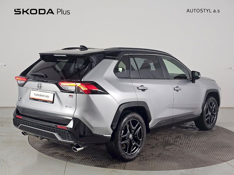 Toyota RAV4 (2025) 2.5HEV 222k 4X4 GR SPORT - fotka 2 z 29