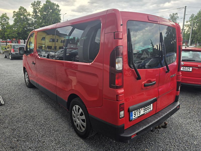 Renault Trafic 1.6 dci 125 Long 9.mist tz - fotka 3 z 19