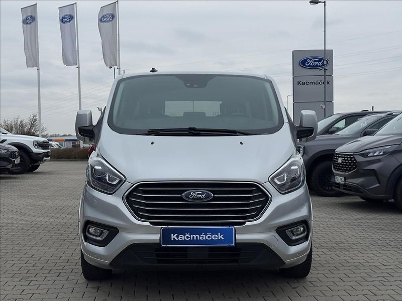Ford Tourneo Custom 2,0 EcoBlue 136kW Titanium Aut - fotka 8 z 27