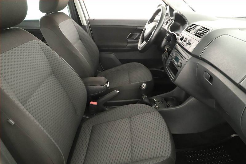 Škoda Fabia (2014) Ambiente 1.6 TDI, po STK - fotka 7 z 11