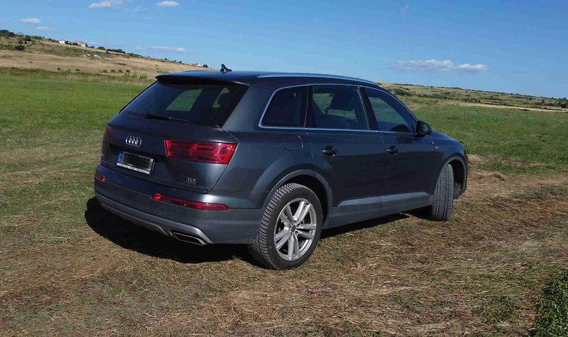 Audi Q7 (2015) - fotka 2 z 20