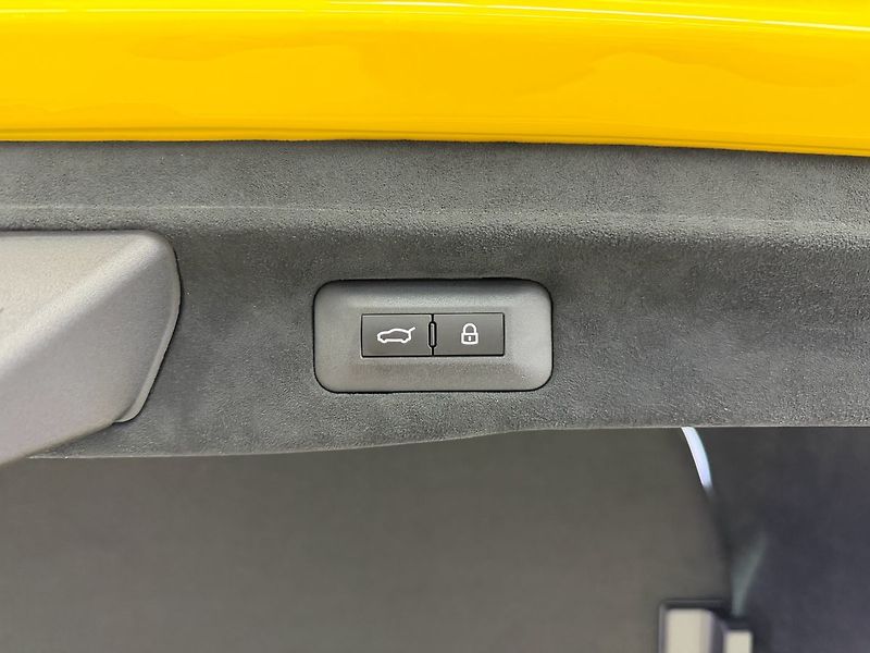 Ferrari Purosangue V12 CARBON, ALCANTARA, PANORAM - fotka 36 z 38