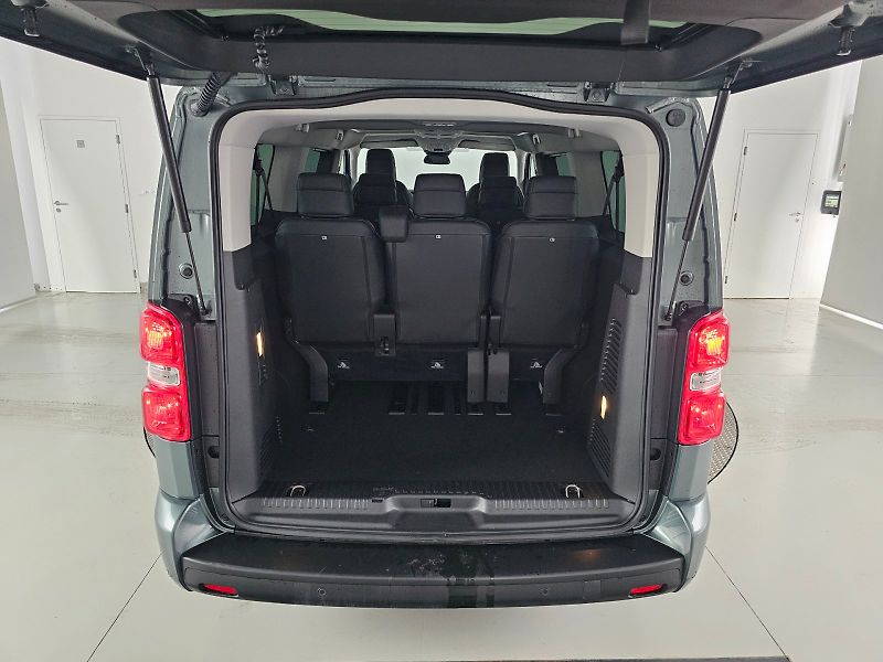 Toyota ProAce Verso (2025) 2.0D 130kW 8AT VIP SKYVIEW 7S - fotka 28 z 29